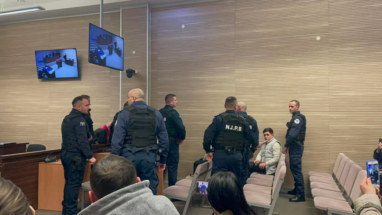 Të akuzuarit për rastin “Banjska” dalin para gjykate