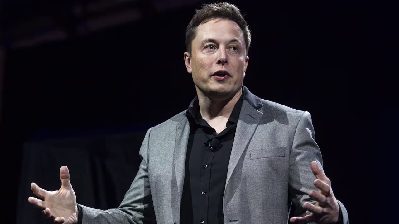 Musk sulmon kryeministrin spanjoll pas planit për ndalimin e rrjeteve sociale për të miturit
