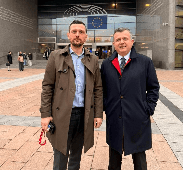 Balla bën thirrje për firmosjen e peticionit kombëtar për ish-krerët e UÇK-së