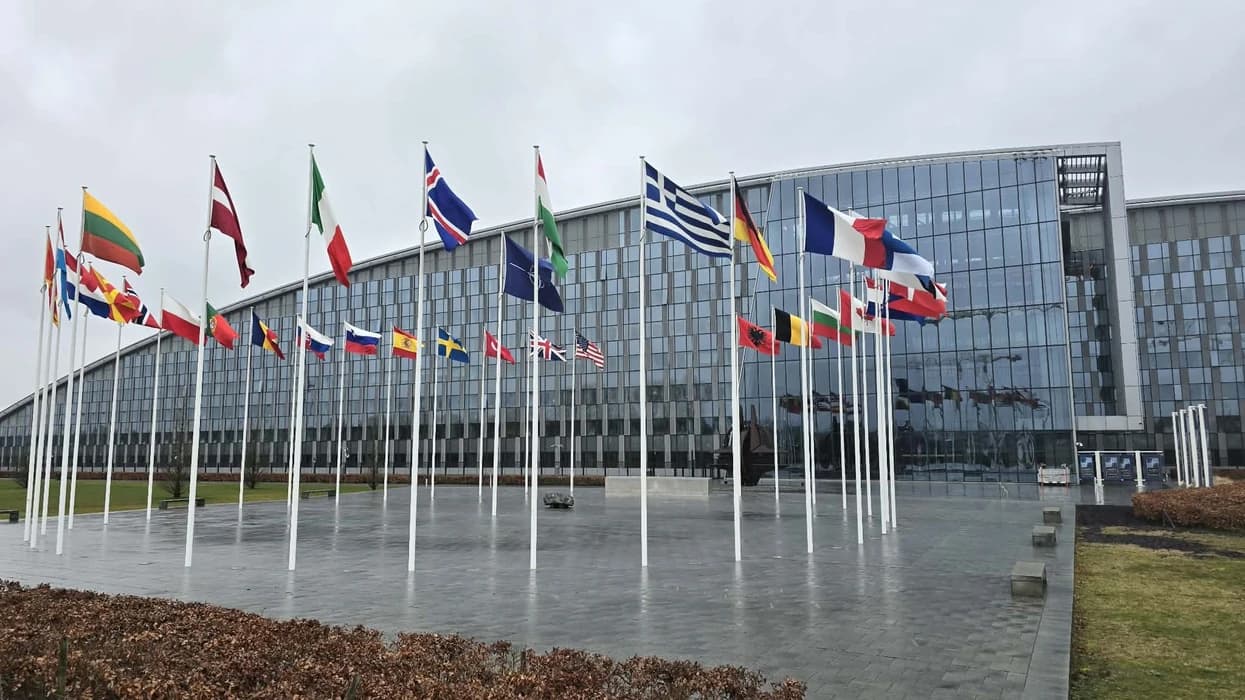 “Duam të shohim progres në dialogun Kosovë–Serbi”, zyrtari i NATO-s: Përgjegjësia e liderëve është kyçe për stabilitetin në Ballkan