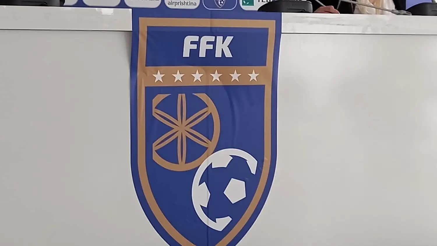 Adidas bëhet sponsori i ri i Kombëtares së Kosovës, zbulohen fanellat e reja