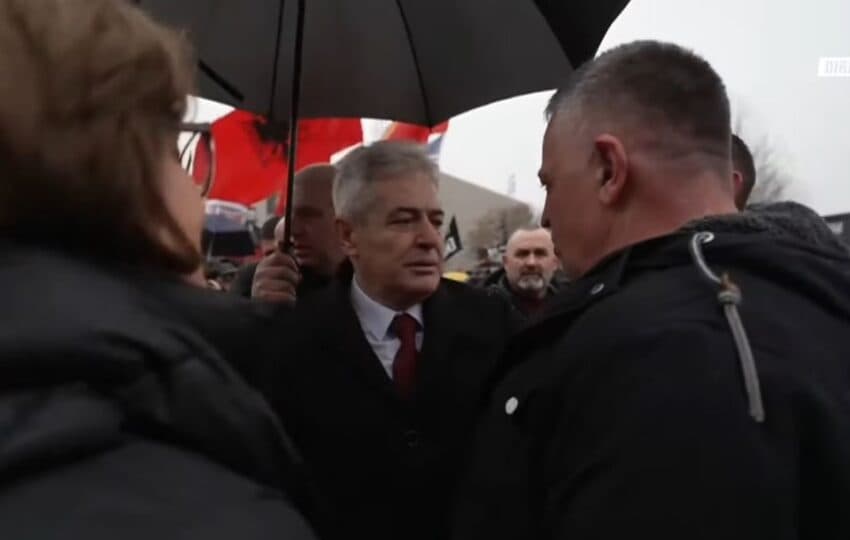 Ali Ahmeti bashkohet marshit “Drejtësi, jo politikë”, pritet nga Nasim Haradinaj
