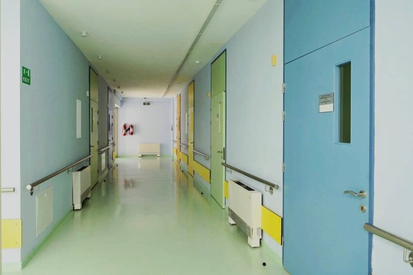 Zgjidhet problemi me energjinë elektrike në Spitalin e Mitrovicës