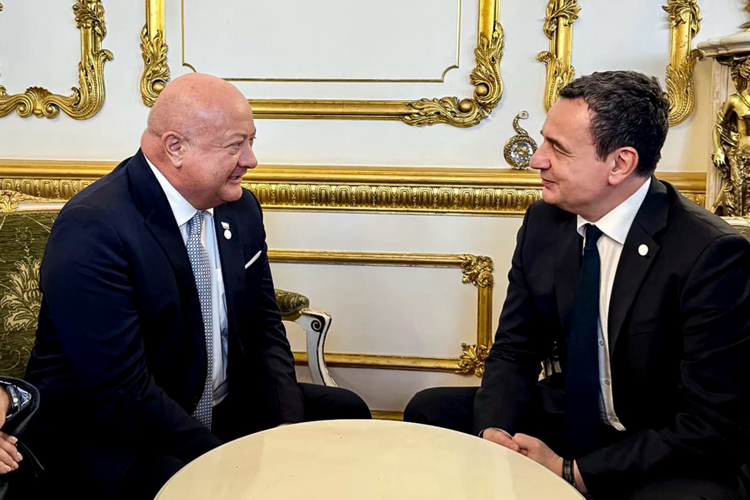 Kancelari austriak uron Kurtin për mandatin e ri qeverisës dhe për ditëlindje