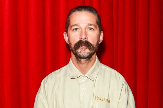Shia LaBeouf flet pas arrestimit: “Nuk jam i varur nga alkooli”