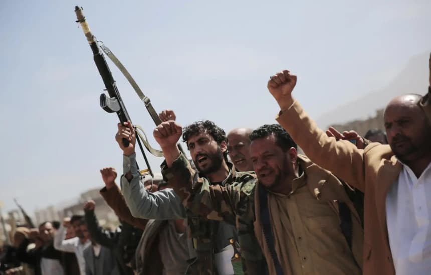 Rebelët Houthi marrin përgjegjësinë për sulmin me raketa ndaj Izraelit, i pari që nga fillimi i luftës