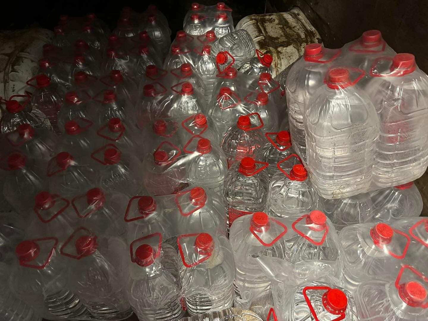 Dogana sekuestron 1000 litra etanol në Prizren, shmangie e taksave mbi 6 mijë euro