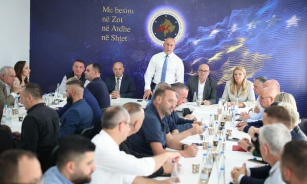 AAK pezullon zgjedhjet e brendshme pas shpërndarjes së Kuvendit