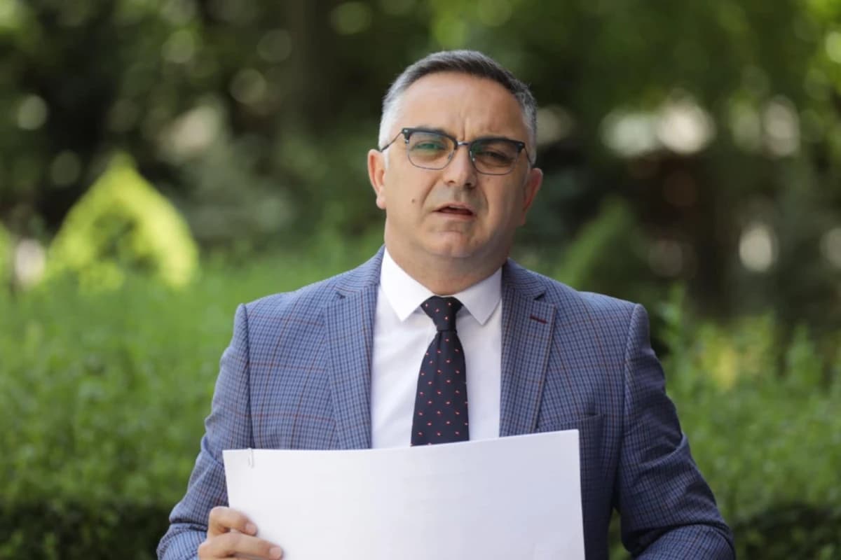 Tahiri u bën thirrje deputetëve: Kthehuni në Kuvend dhe votojeni Ligjin për Dhomat e Specializuara
