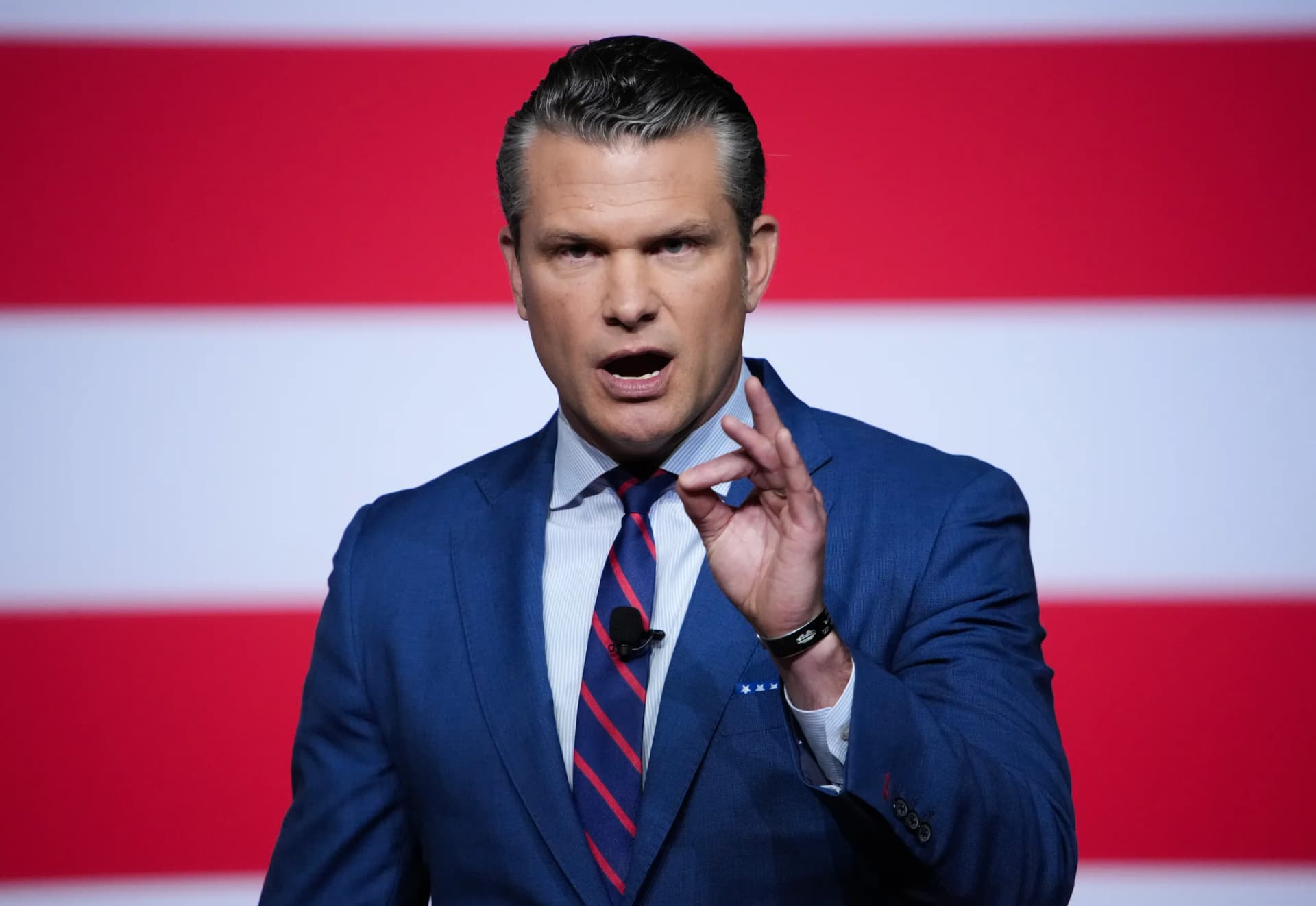 Hegseth paralajmëron Rusinë të mos përfshihet në luftën me Iranin