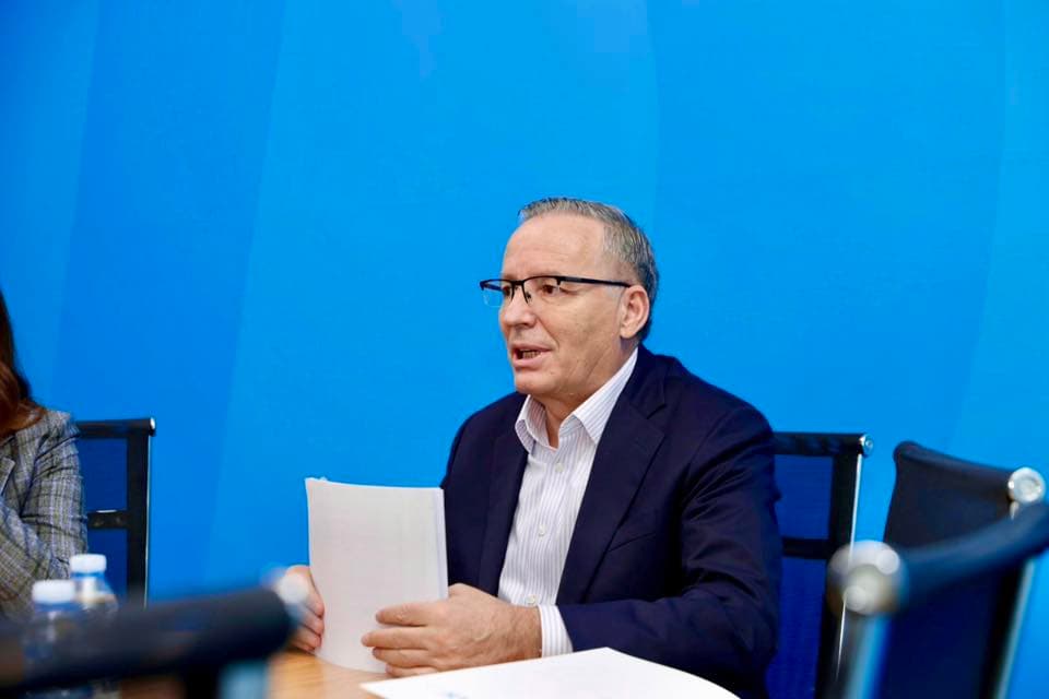 Hamza uron Ditën e Mësuesit: Mirënjohje për të gjithë mësimdhënësit