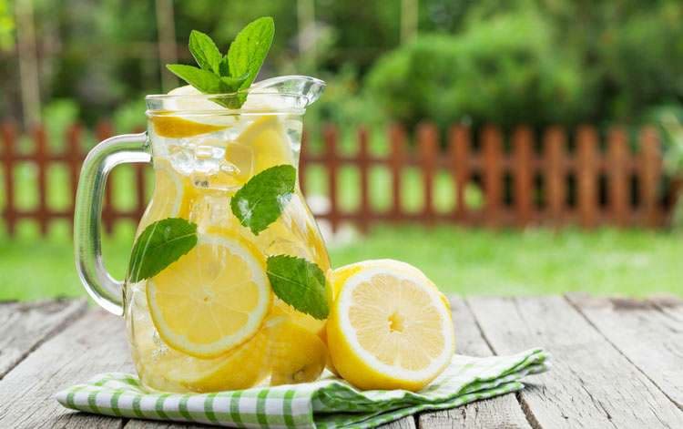 Ujë me limon, gabimi të cilin të gjithë e bëjnë