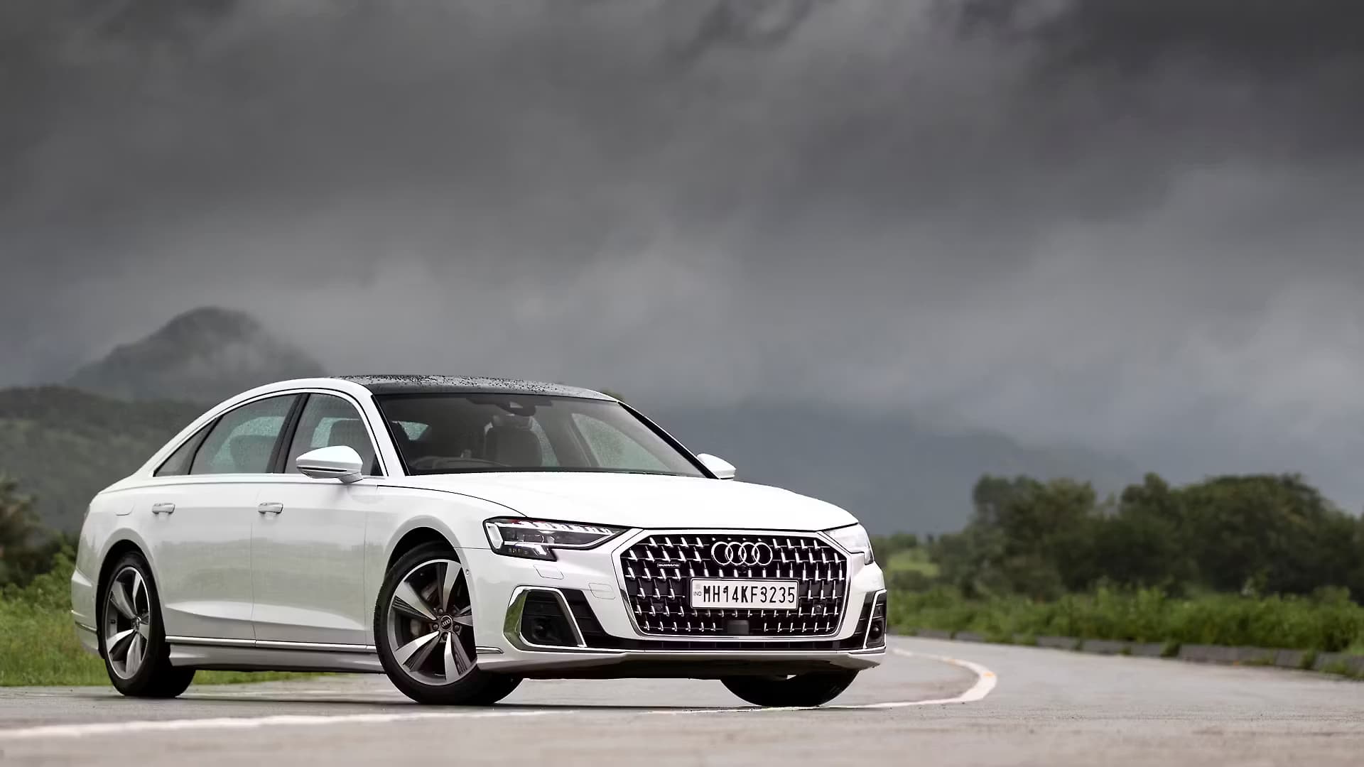 Audi, telashe me modelin A8?