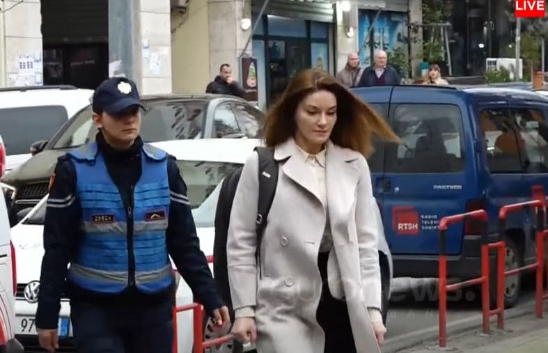 GJKKO ndryshon masën e sigurisë për Ajola Xoxën, bashkëshorten e Erion Veliajt