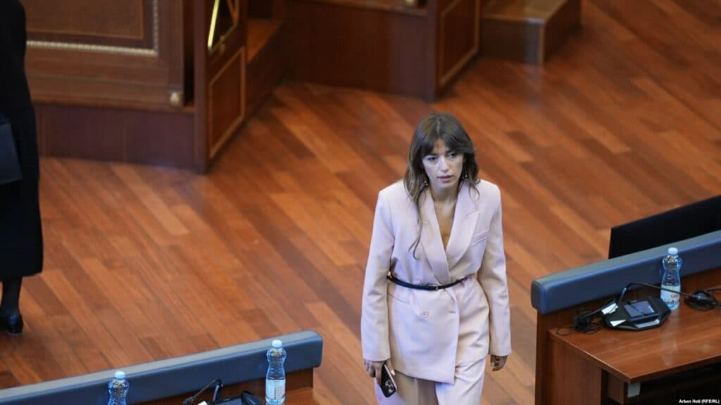 Kryetarja Haxhiu thërret konferencë për media