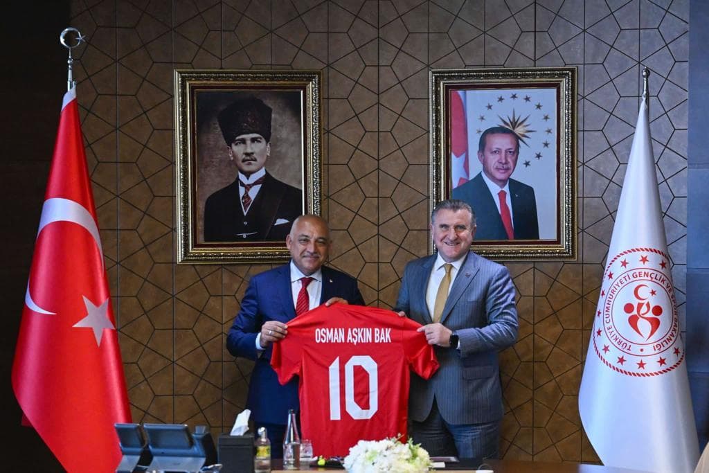 Ministri turk i Sportit për ndeshjen Kosovë–Turqi: Gjithçka vendoset në fushë