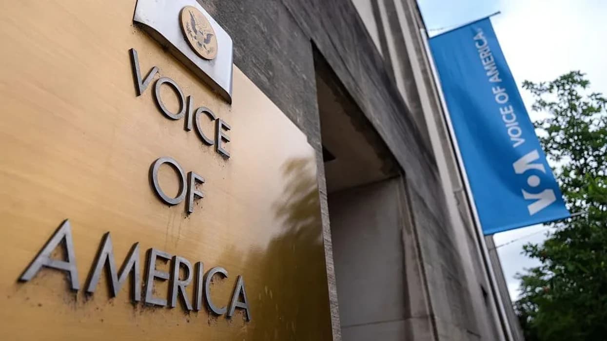 Gjykatësja amerikane urdhëron administratën Trump të rihapë Zërin e Amerikës
