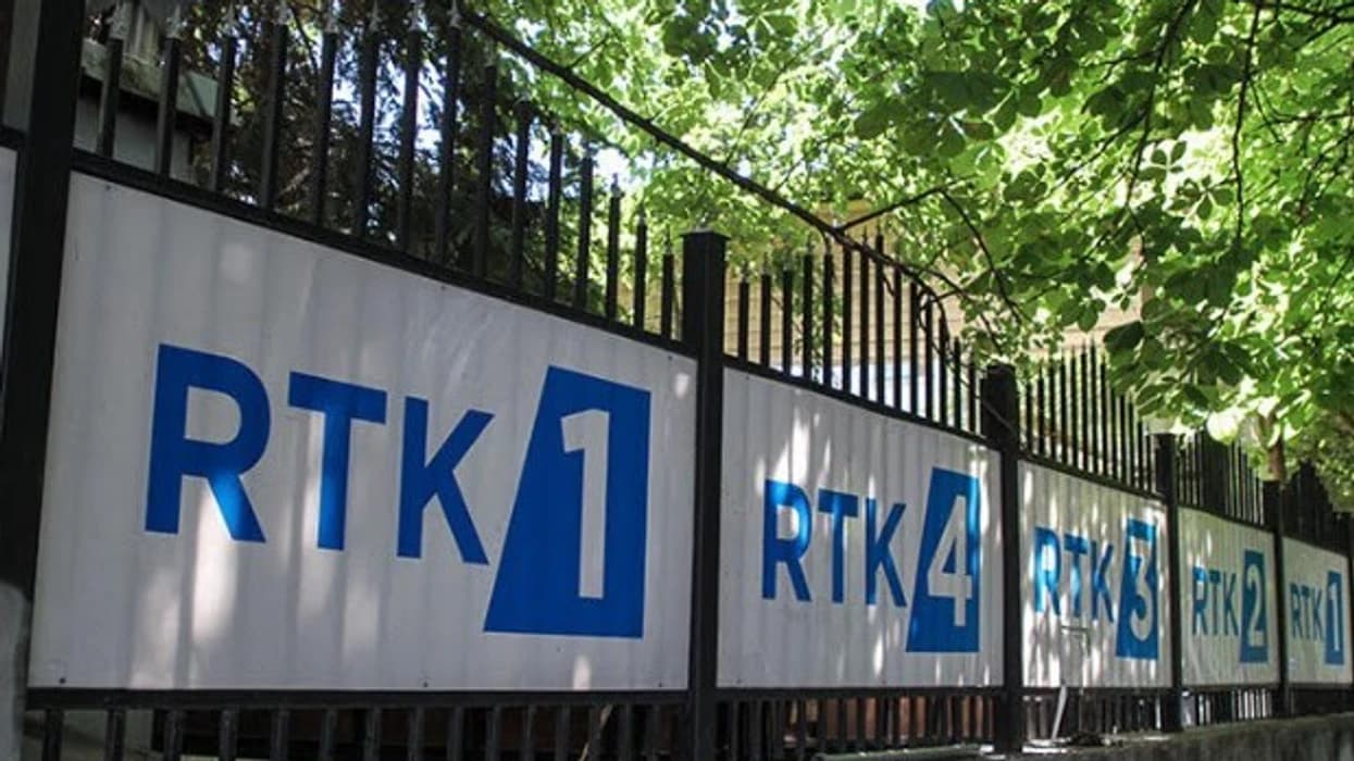 Pas alokimit të 2 milionë e 240 mijë eurove nga Qeveria, RTK pezullon protestën e paralajmëruar për sot – Presin ekzekutimin e pagave
