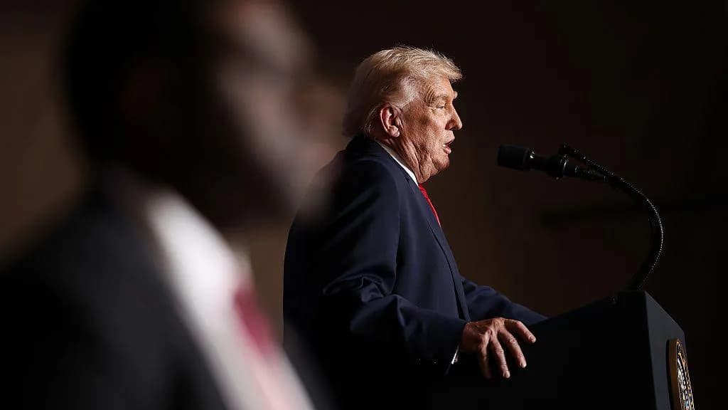 “Dëshiron t’i japë fund luftës”, Trump paralajmëron bisedë me Putinin të mërkurën
