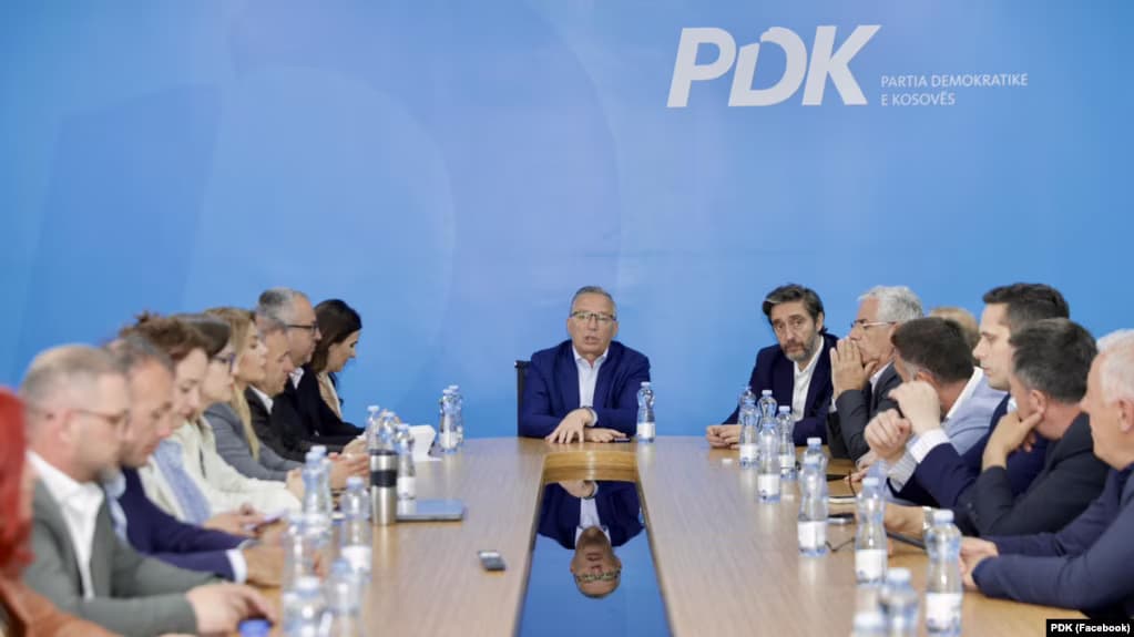 PDK mbledh Kryesinë, thonë se po rrezikohet rendi kushtetues