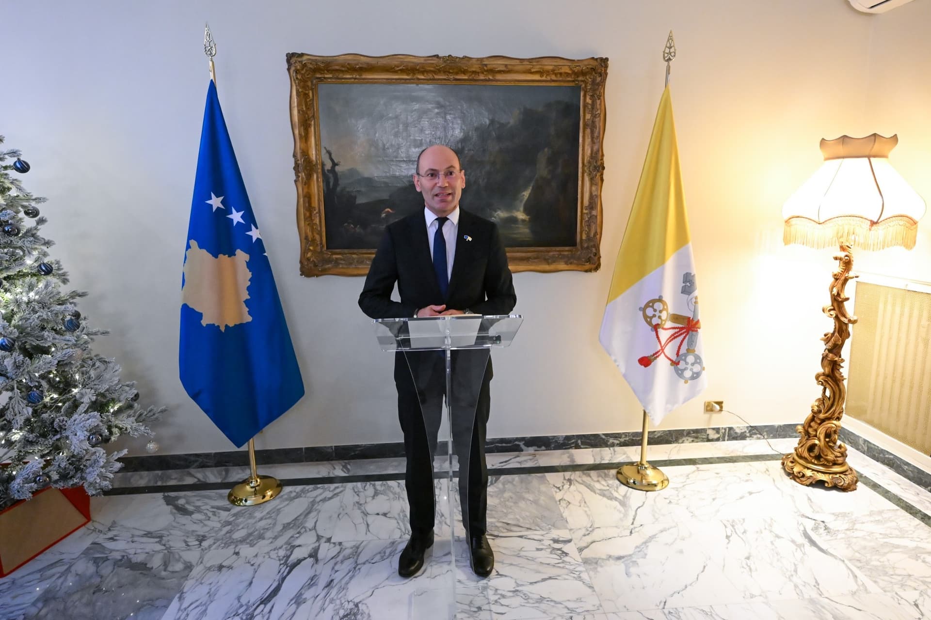 Miftari konfirmon shkarkimin nga posti i shefit të Misionit në Vatikan: E kam pranuar dekretin nga U.D. e Presidentes
