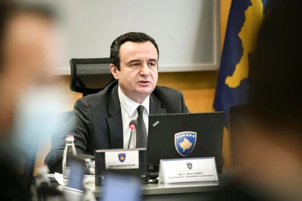 Kurti: Paga minimale që nga sot 500 euro, përfitojnë rreth 150 mijë punëtorë të sektorit privat