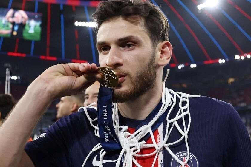 Kvaratskhelia “i pandalshëm” në Champions League, dominon me gola dhe asistime