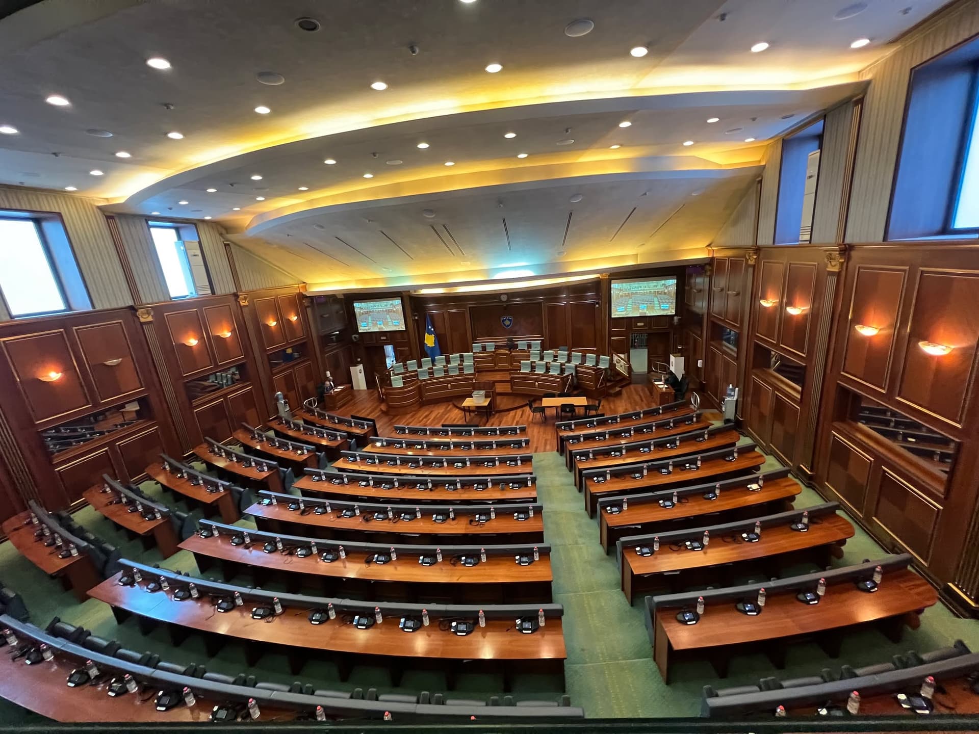PDK sërish sot në Kuvend, kërkon vazhdimin e seancës konstituive