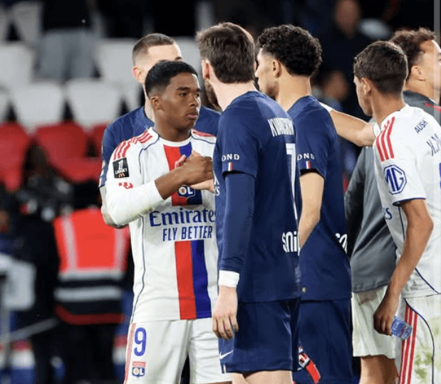 Hakimi flet për përplasjen me Endrick: Nuk ishte futbolli problemi, por sjellja ndaj tifozëve