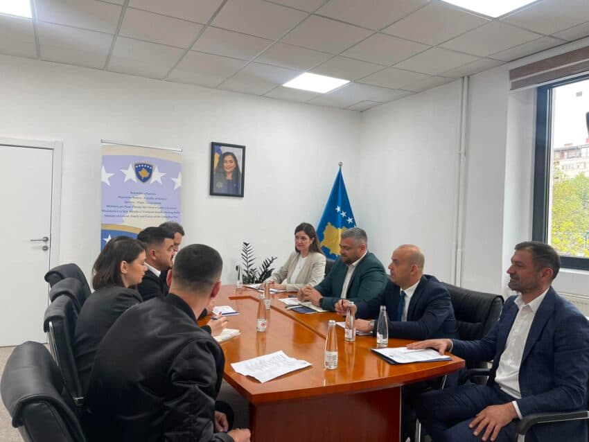 Humbja e jetës në vendin e punës, Hoti takohet me Shoqatën e Ndërtimit në Kosovë