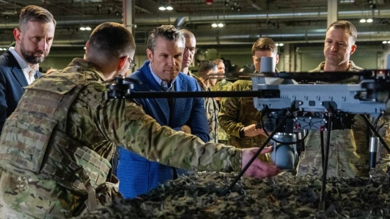 Hegseth ndryshon rregullin ushtarak të vendosur nga George H. W. Bush