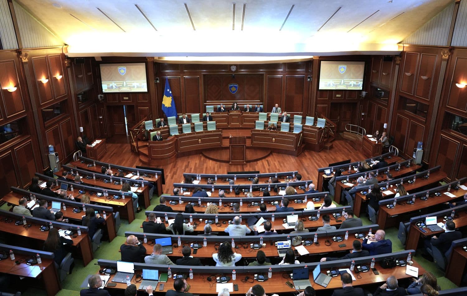 Shtyhet sërish seanca për presidentin, tentimi i radhës në orën 19:00