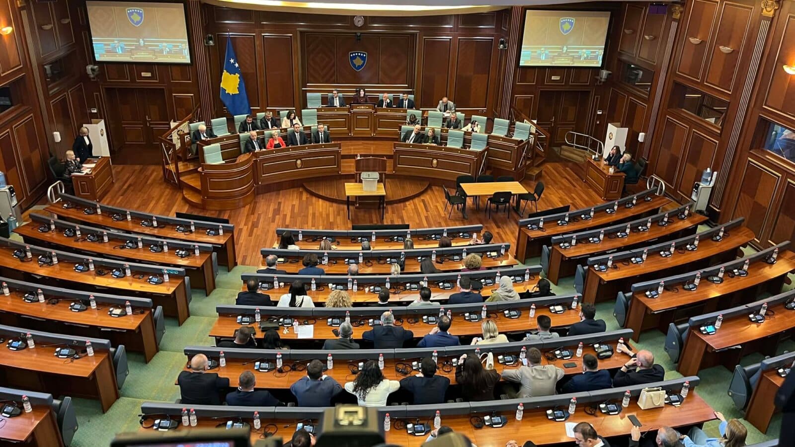 PDK këmbëngul për vazhdimin e seancës konstituive, i shkuran sërish Deharit