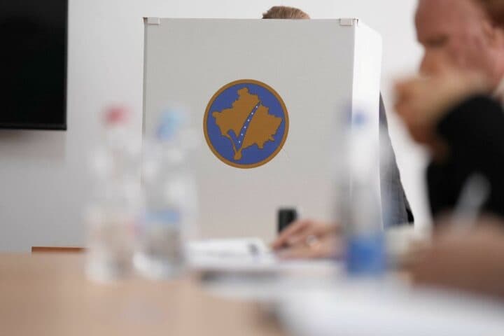 Rreth 28 mijë qytetarë votojnë nesër në përfaqësitë diplomatike të Kosovës