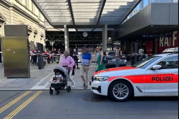 3 persona plagosën me thikë nga një person që bërtiste ‘Allahu Ekber’ në një stacion treni afër Cyrihut
