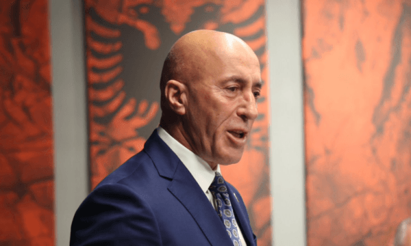 Haradinaj mbështet protestën studentore për mbrojtjen e gjuhës shqipe në Maqedoninë e Veriut