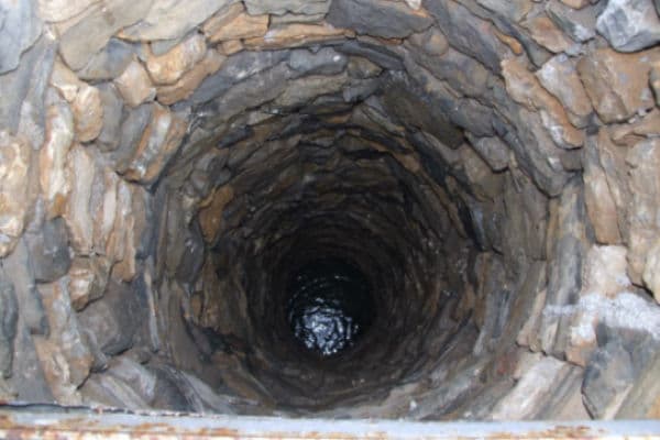 E rëndë në Ferizaj: 71-vjeçarja bie në bunar dhe humb jetën, trupi nxirret nga zjarrfikësit