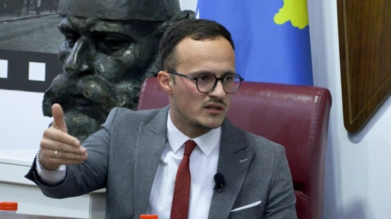 Alban Hyseni distancohet nga sulmi ndaj gazetarëve në Gjilan: I përfshiri në rast, nuk është zyrtar komunal