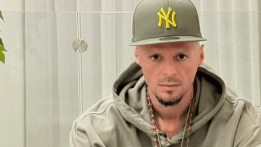 “Shkova t’i kërkoj falje, më shkelën kokën me këmbë”, Cllevio zbulon prapaskenat e sherrit me Noizy-n