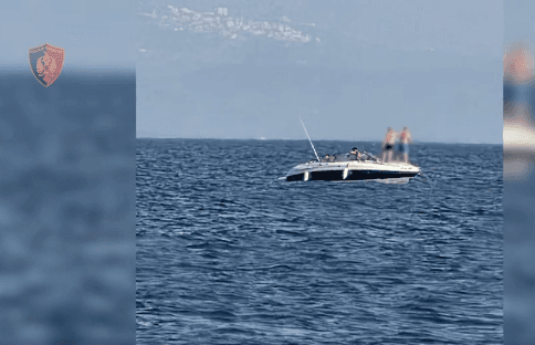 Mbetën të bllokuar në det, Policia Kufitare shpëton 3 persona në Velipojë