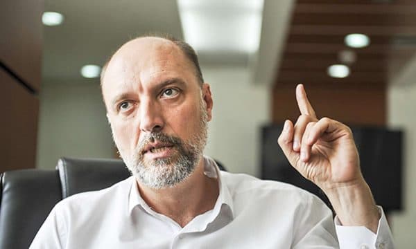 Ymeri: Gjuha e përdorur nga Dejona Mihali e VV-ja janë pengesa kryesore për zhvillimin e institucioneve