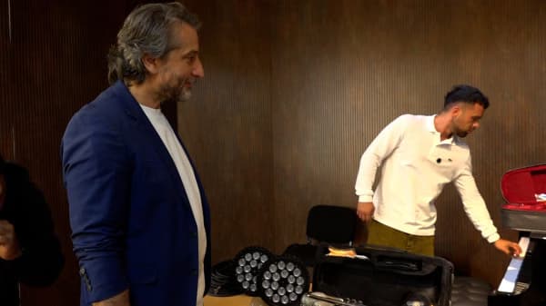 ​Yll Limani bashkë me Përparim Ramën dhuron instrumente për shkollën “Prenk Jakova”