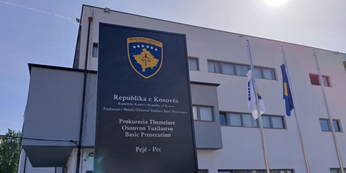 Aktakuzë ndaj tre personave për narkotikë dhe ryshfet, tentuan të fusnin marihuanë në Burgun e Dubravës