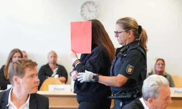 Foshnja në Gjermani vdiq nga uria, burgim të përjetshëm për prindërit