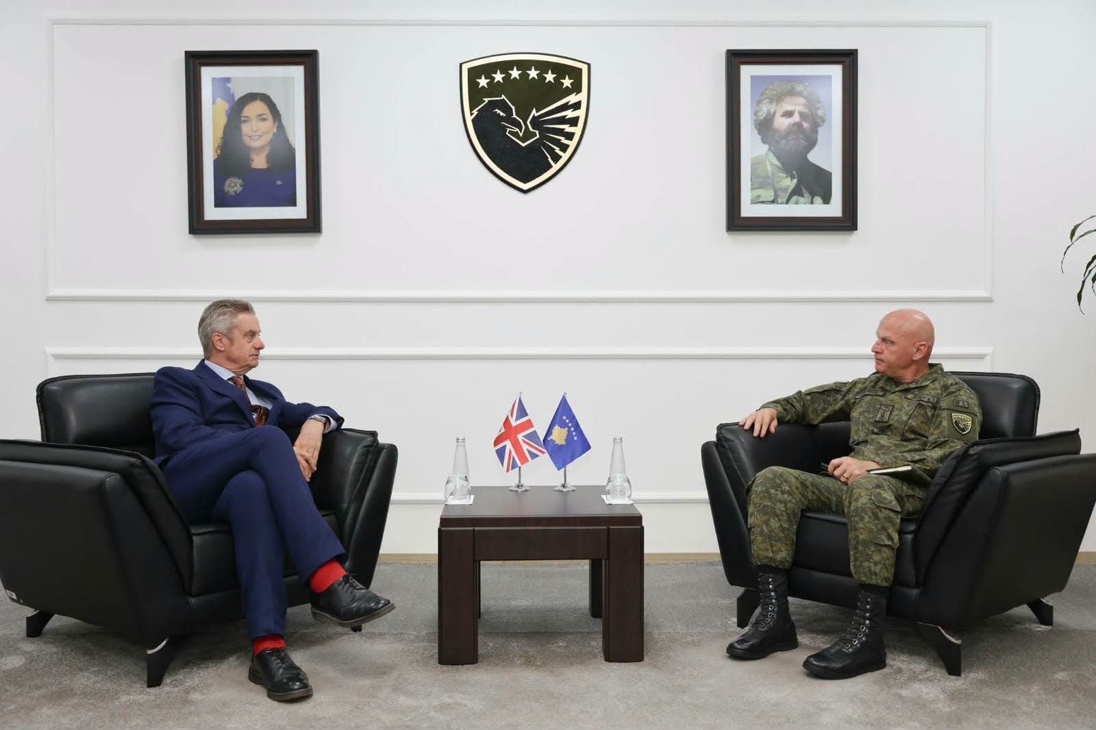 Jashari takon Hargreaves, diskutimi u përqendrua tek situata aktuale e sigurisë në vend, rajon dhe më gjerë
