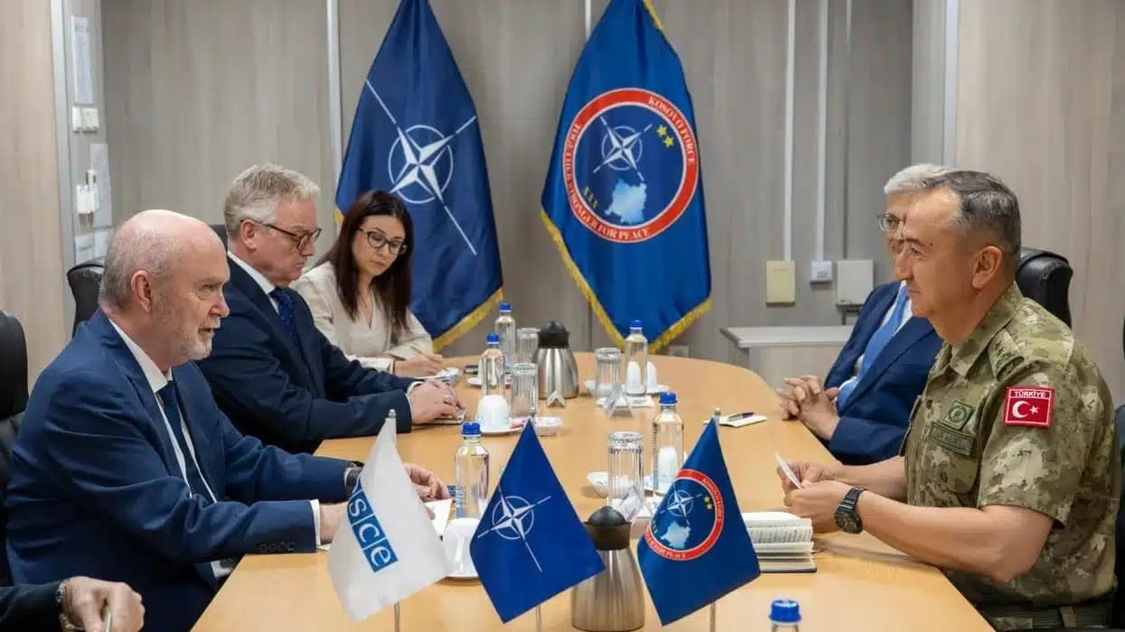 Komandanti i KFOR-it pret Sekretarin e Përgjithshëm të OSBE-së, në fokus situata e sigurisë në Kosovë