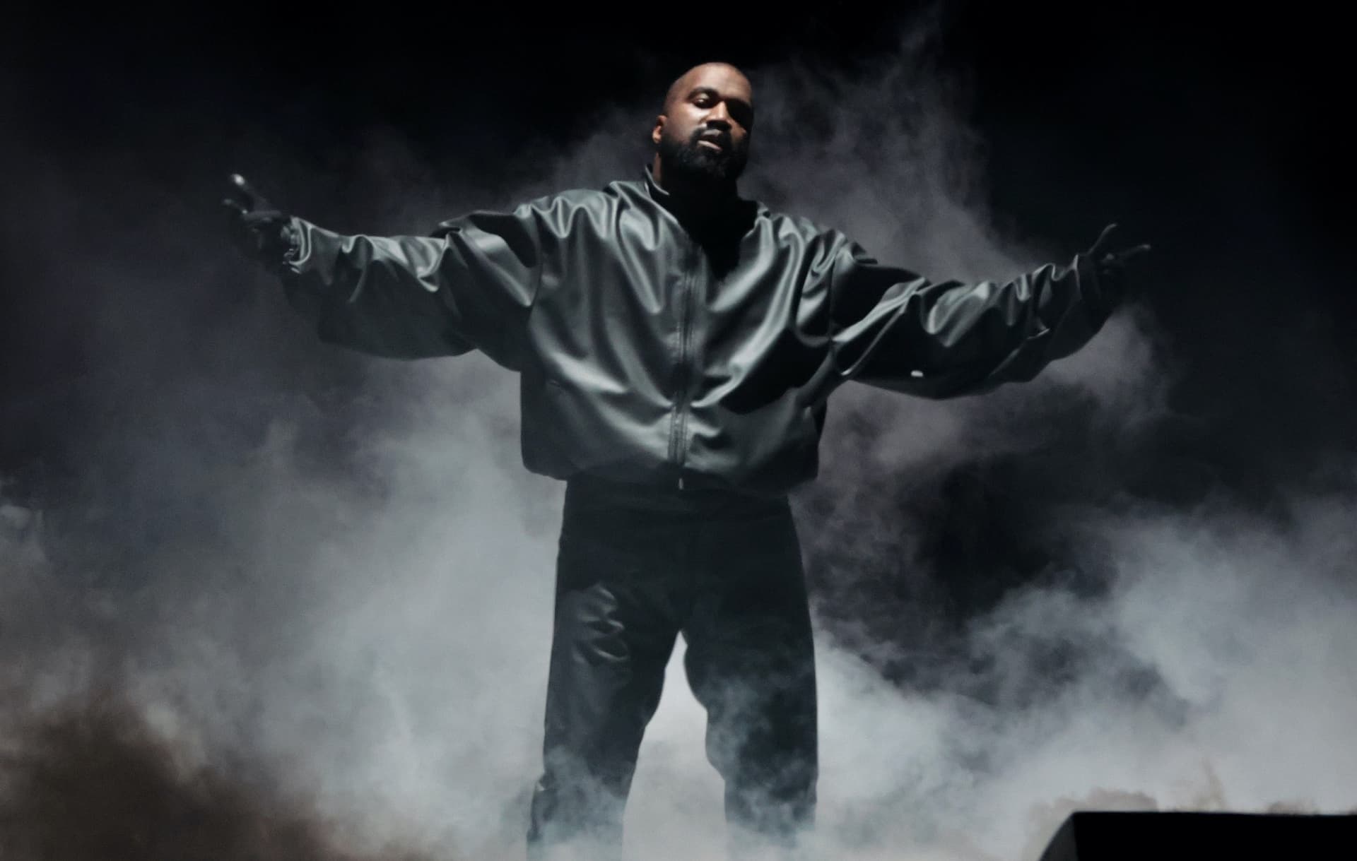 Kanye West sot në Tiranë, Rama: Gati stadiumi i koncertit që do të fusë Shqipërinë në një tjetër hartë globale