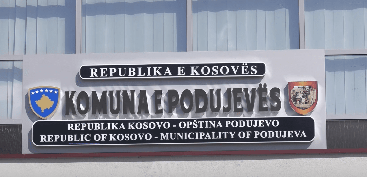 Pas Mitrovicës, edhe Podujeva lejon shfrytëzimin e parkingjeve të disa shkollave