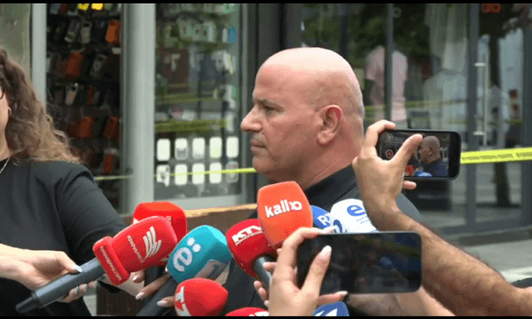 Drejtori i Drejtorisë Rajonale të Prishtinës: Polici civil parandaloi plagosje të tjera në Podujevë, 3 të përfshirët kanë lidhje familjare