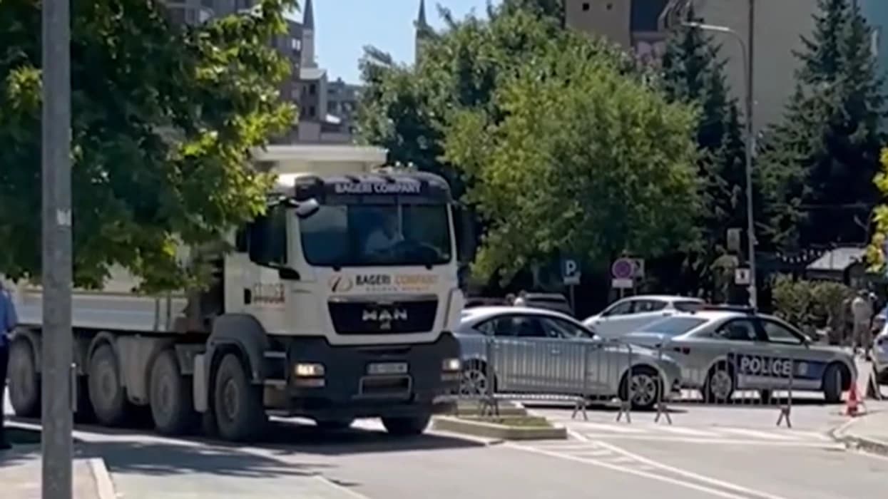 Nesër kufizohet qarkullimi i kamionëve mbi 20 tonë në autoudhët e Kosovës